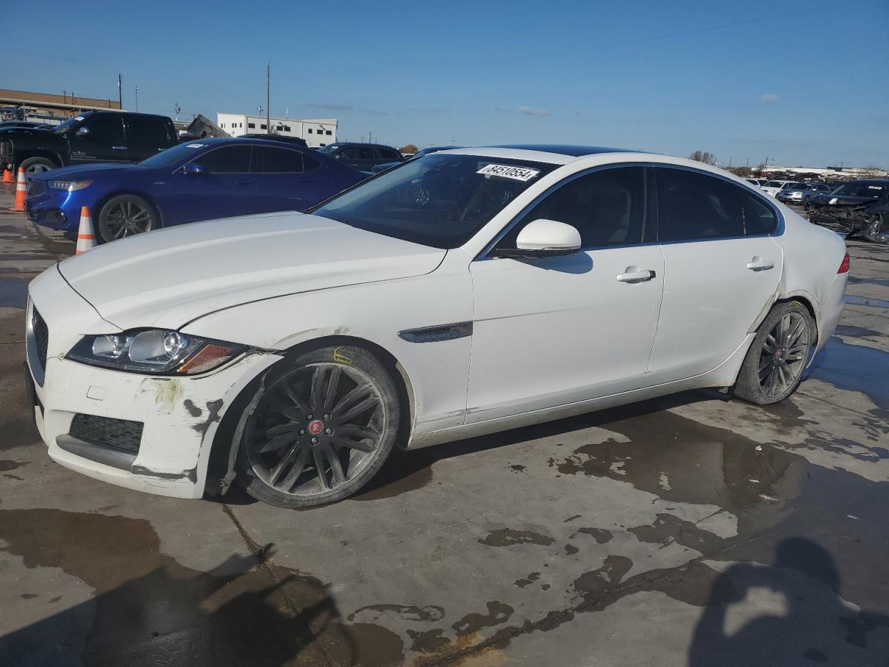2016 Jaguar XF - Image 1