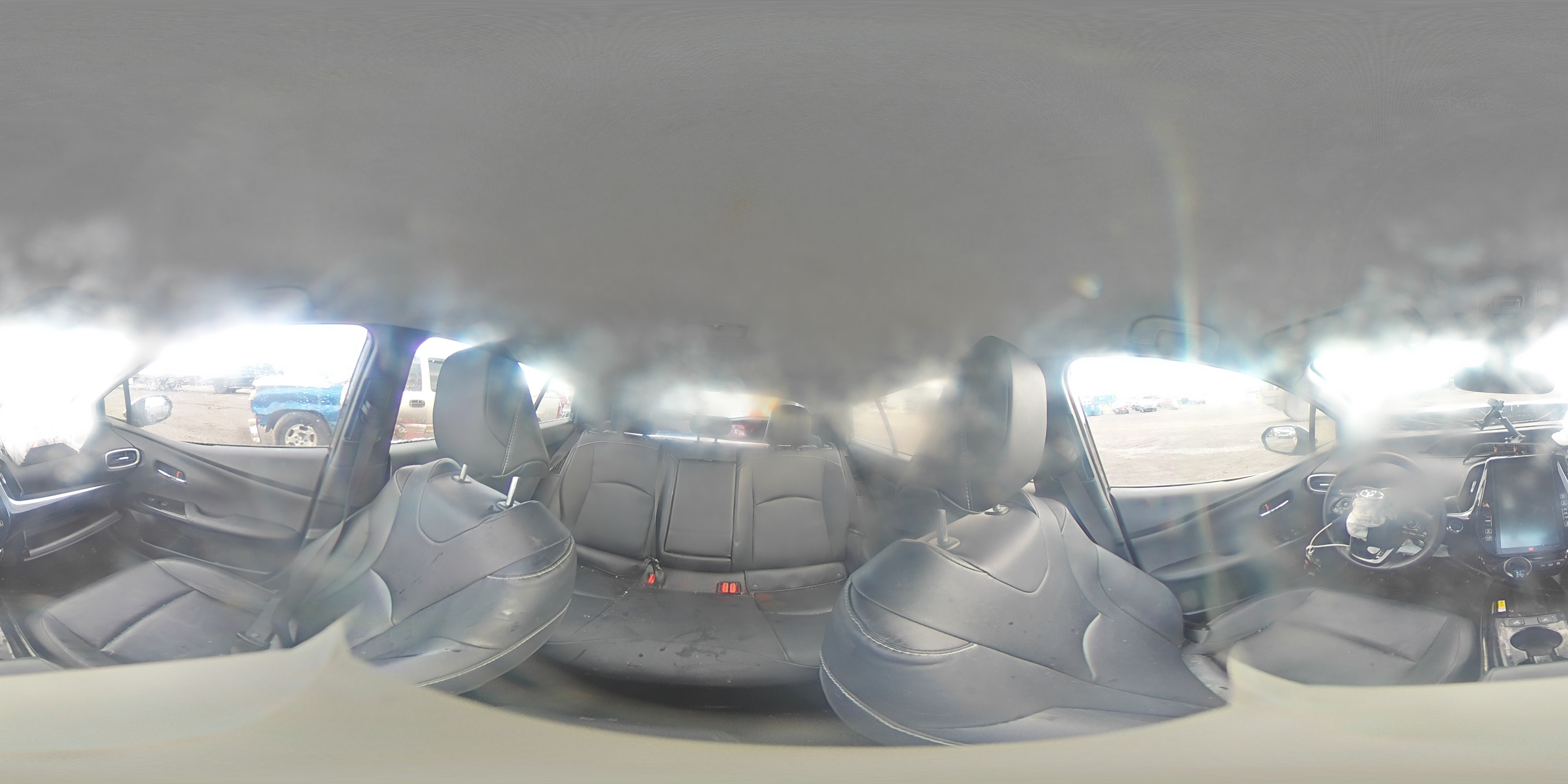 2022 Toyota Prius - Image 13