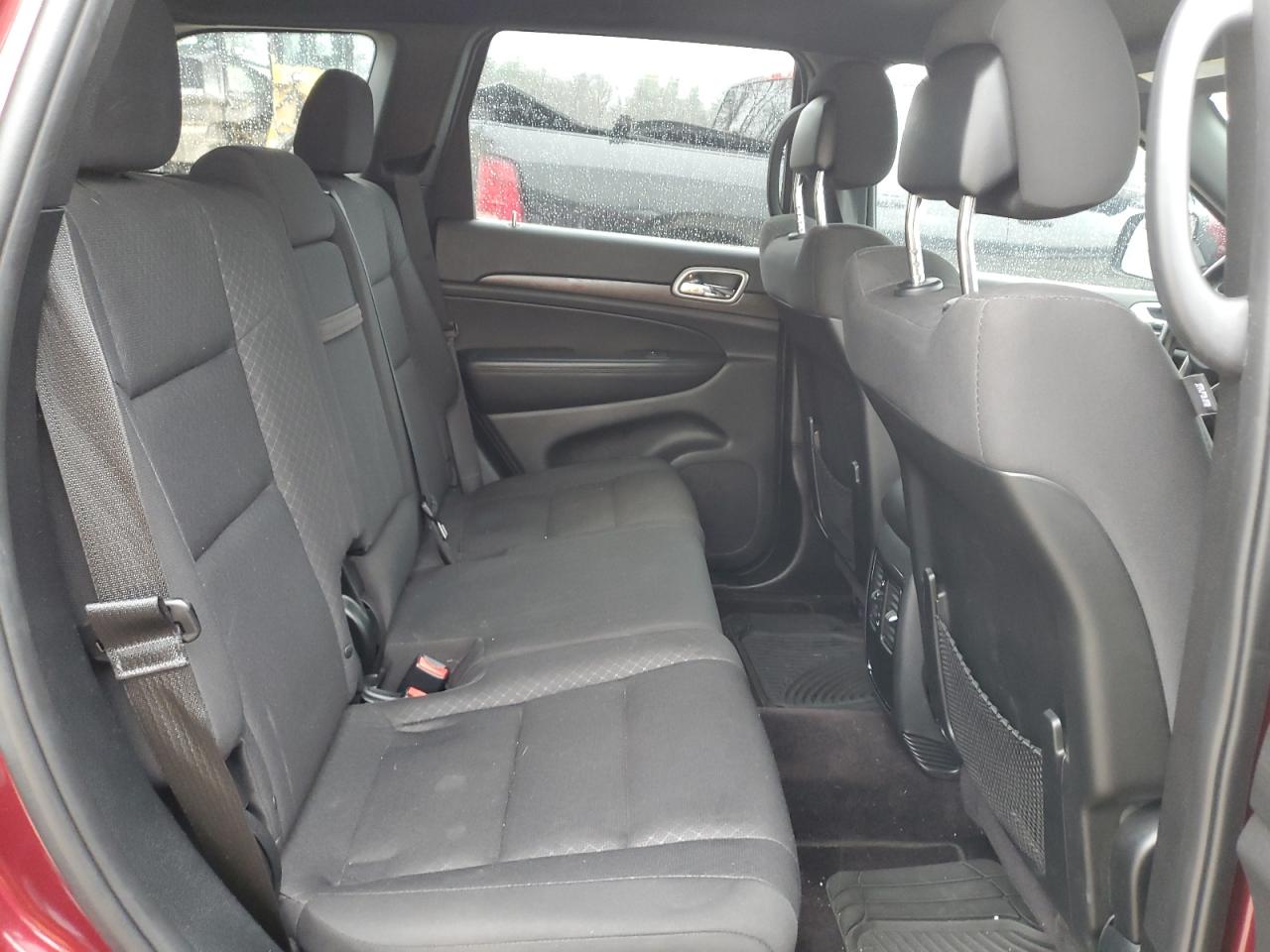 2018 Jeep Grand Cherokee - Image 11