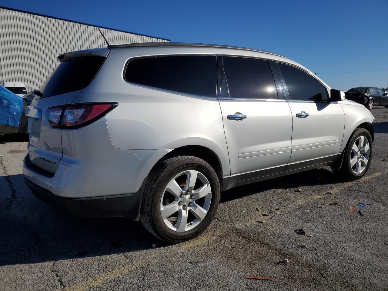 VIN 1GNKRGKD8GJ243946 2016 CHEVROLET TRAVERSE no.3