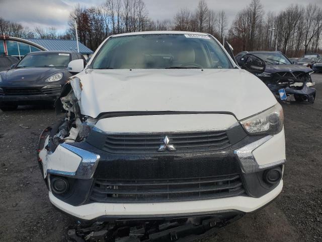  MITSUBISHI OUTLANDER 2017 Білий