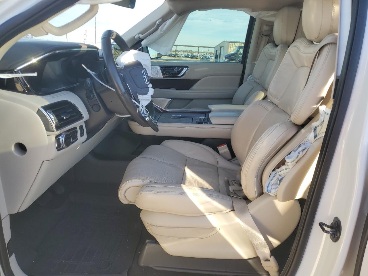 2020 Lincoln Navigator - Image 7