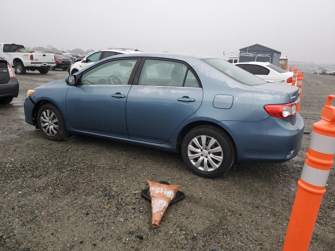 VIN 5YFBU4EE3DP147692 2013 TOYOTA COROLLA no.2