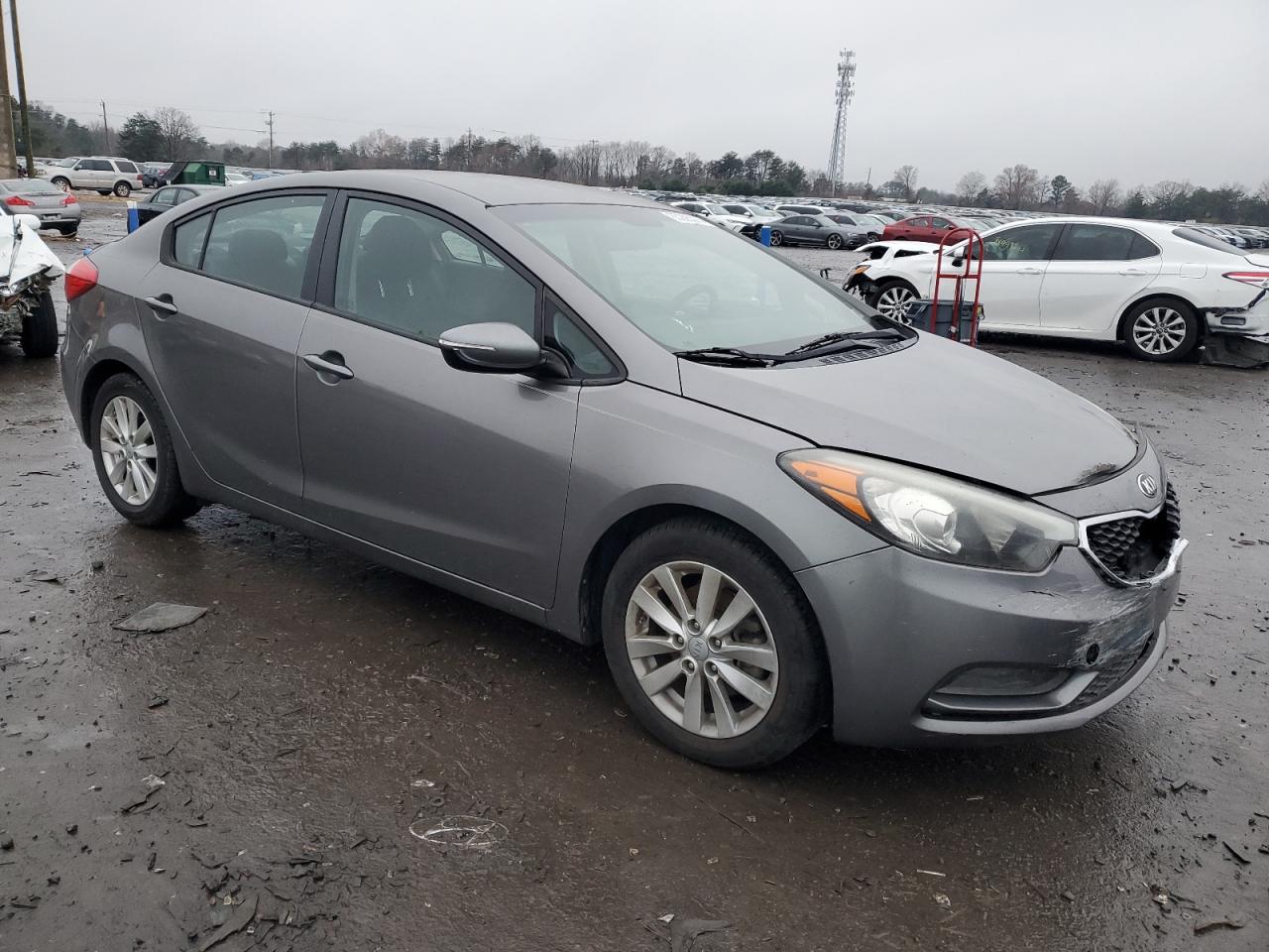 VIN KNAFX4A64G5446467 2016 KIA FORTE no.4