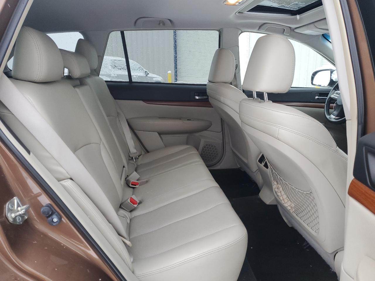 2013 Subaru Outback - Image 12