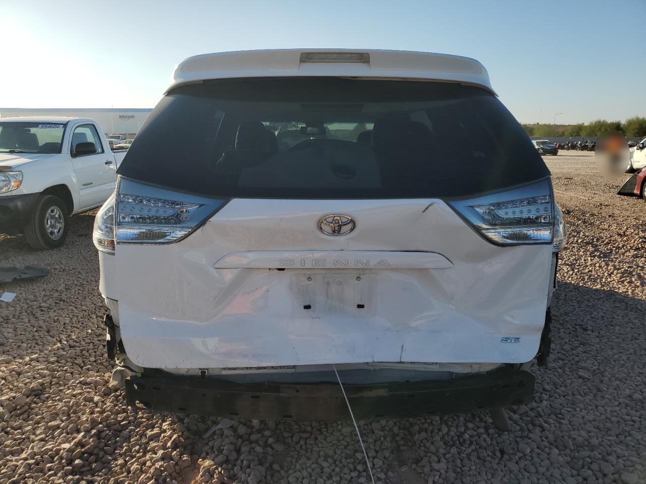 VIN 5TDXK3DC3DS388598 2013 TOYOTA SIENNA no.6