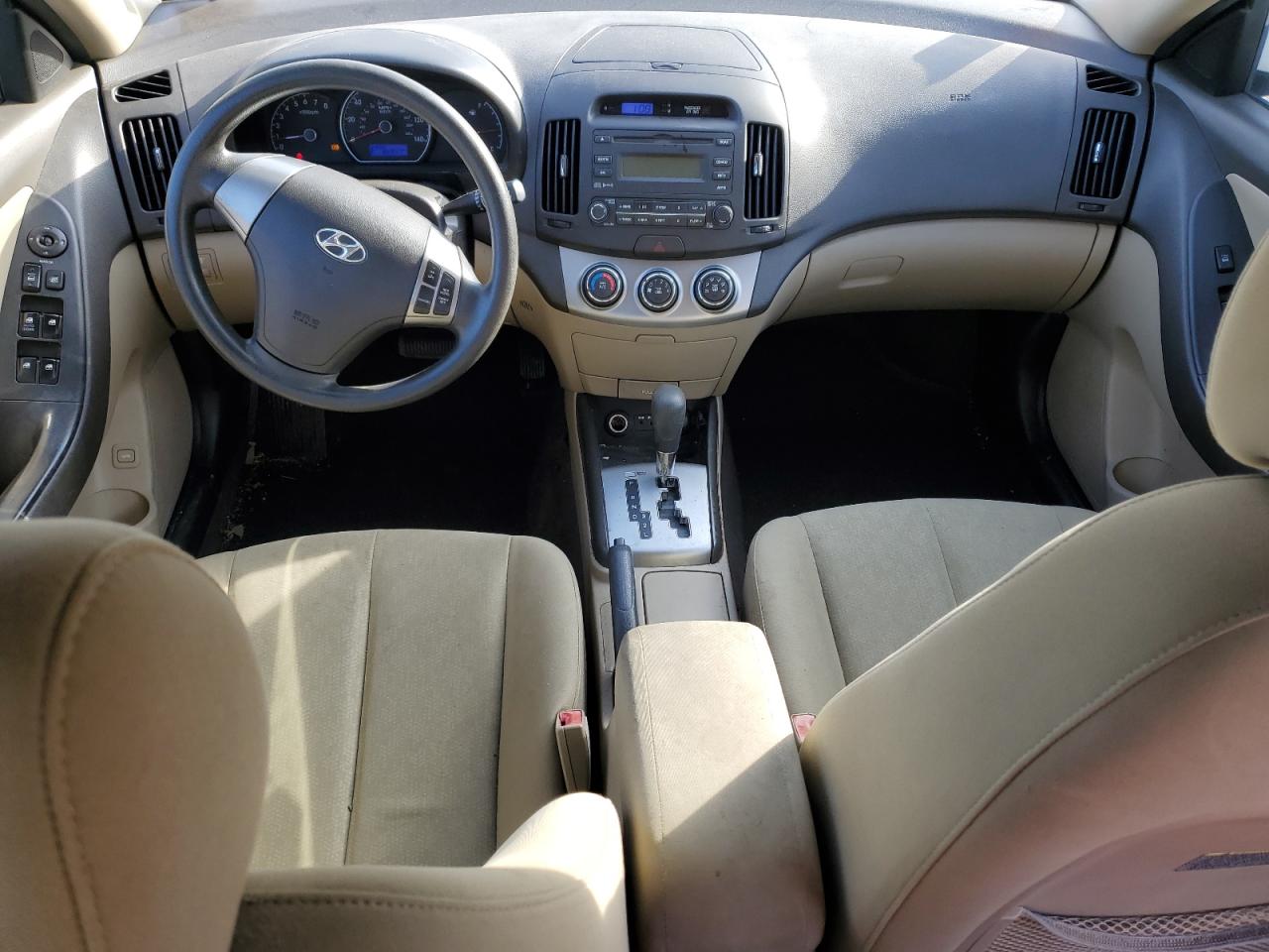 2010 Hyundai Elantra - Image 8