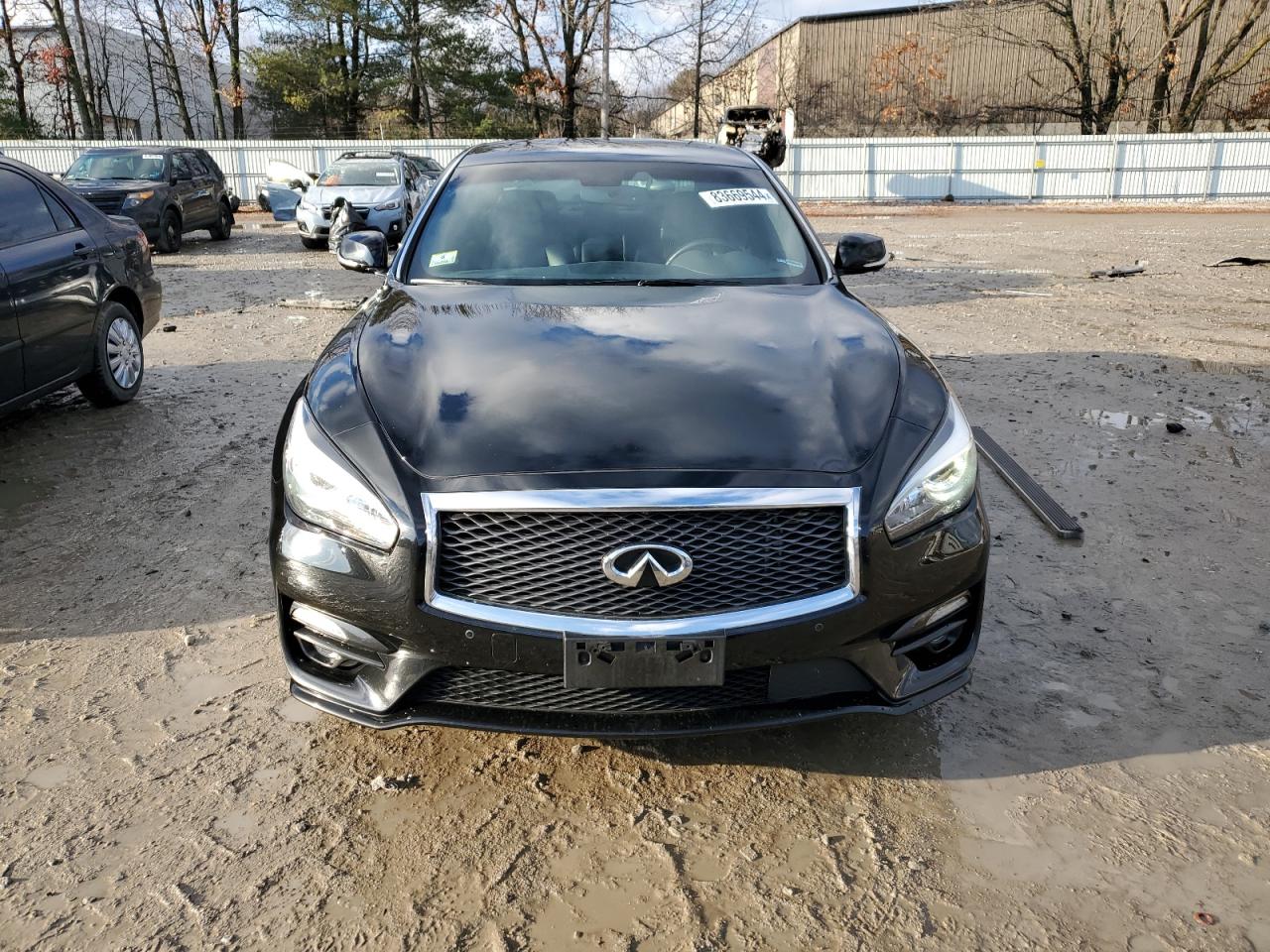 2017 Infiniti Q70 - Image 5