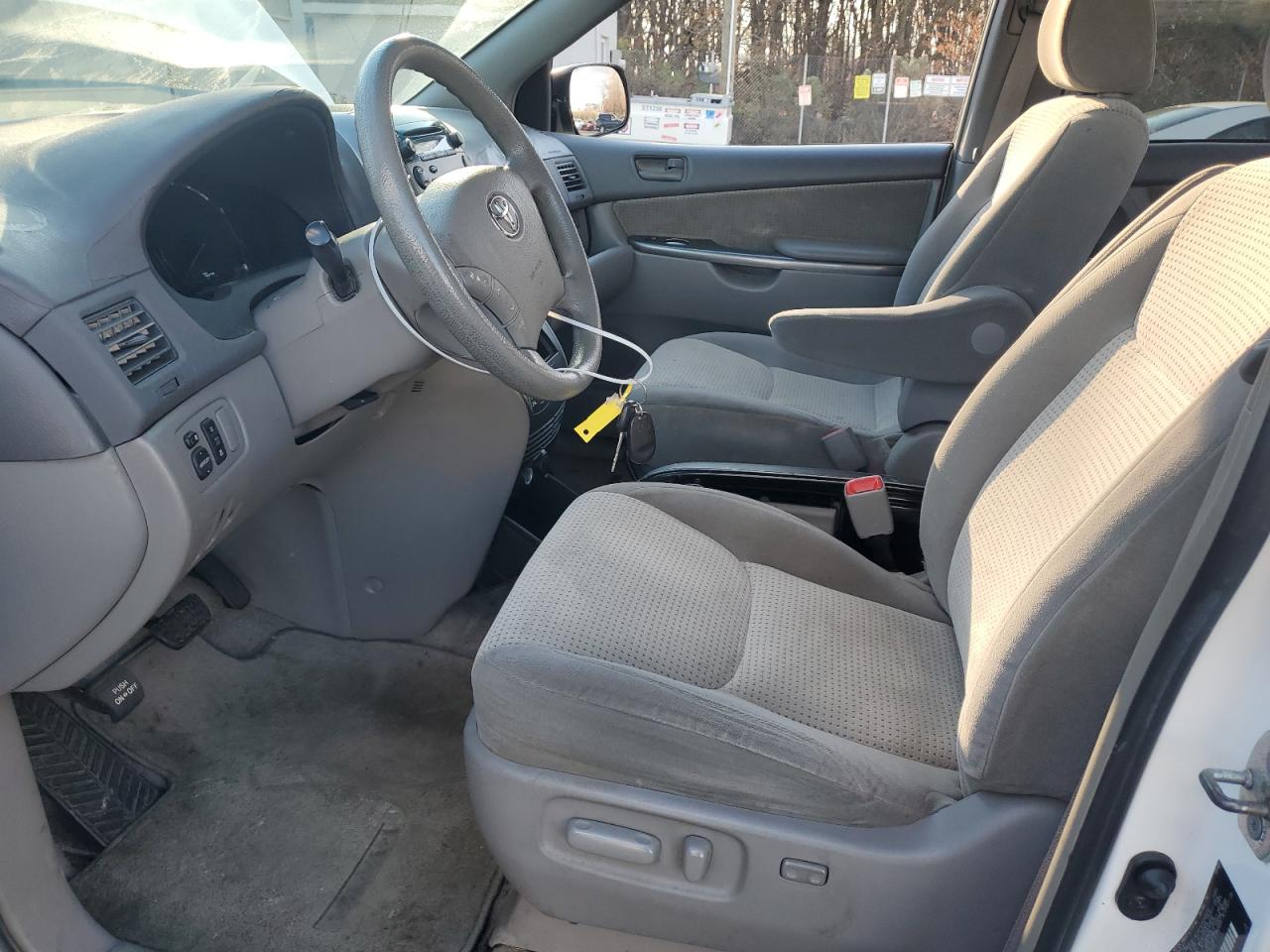 2007 Toyota Sienna - Image 7