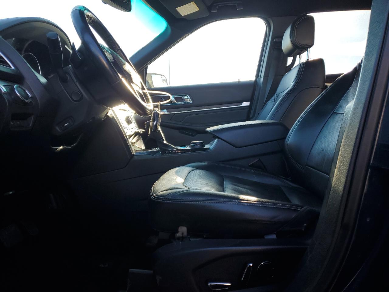 2016 Ford Explorer - Image 7