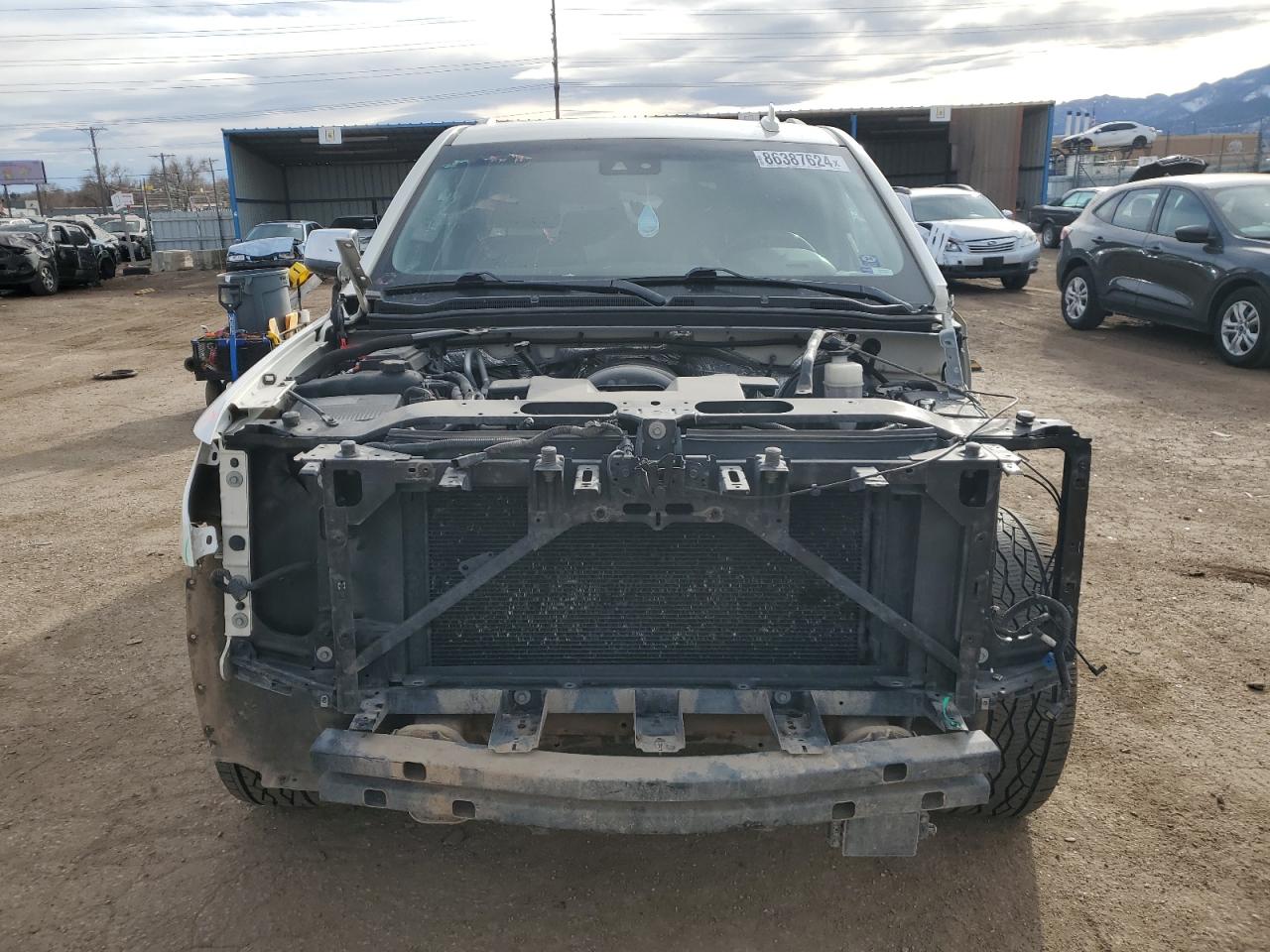 VIN 1GNSKCKC3FR517493 2015 CHEVROLET TAHOE no.5