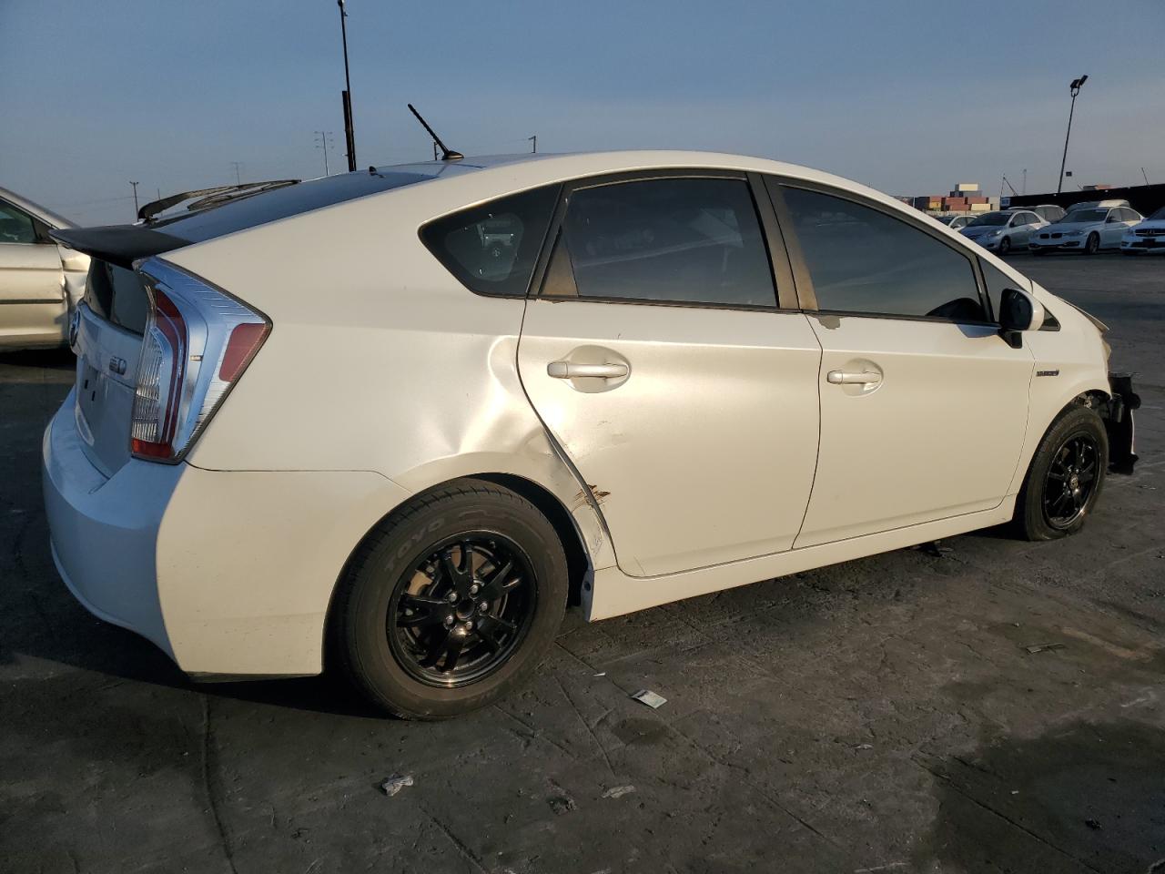 VIN JTDKN3DU1E1749870 2014 TOYOTA PRIUS no.3