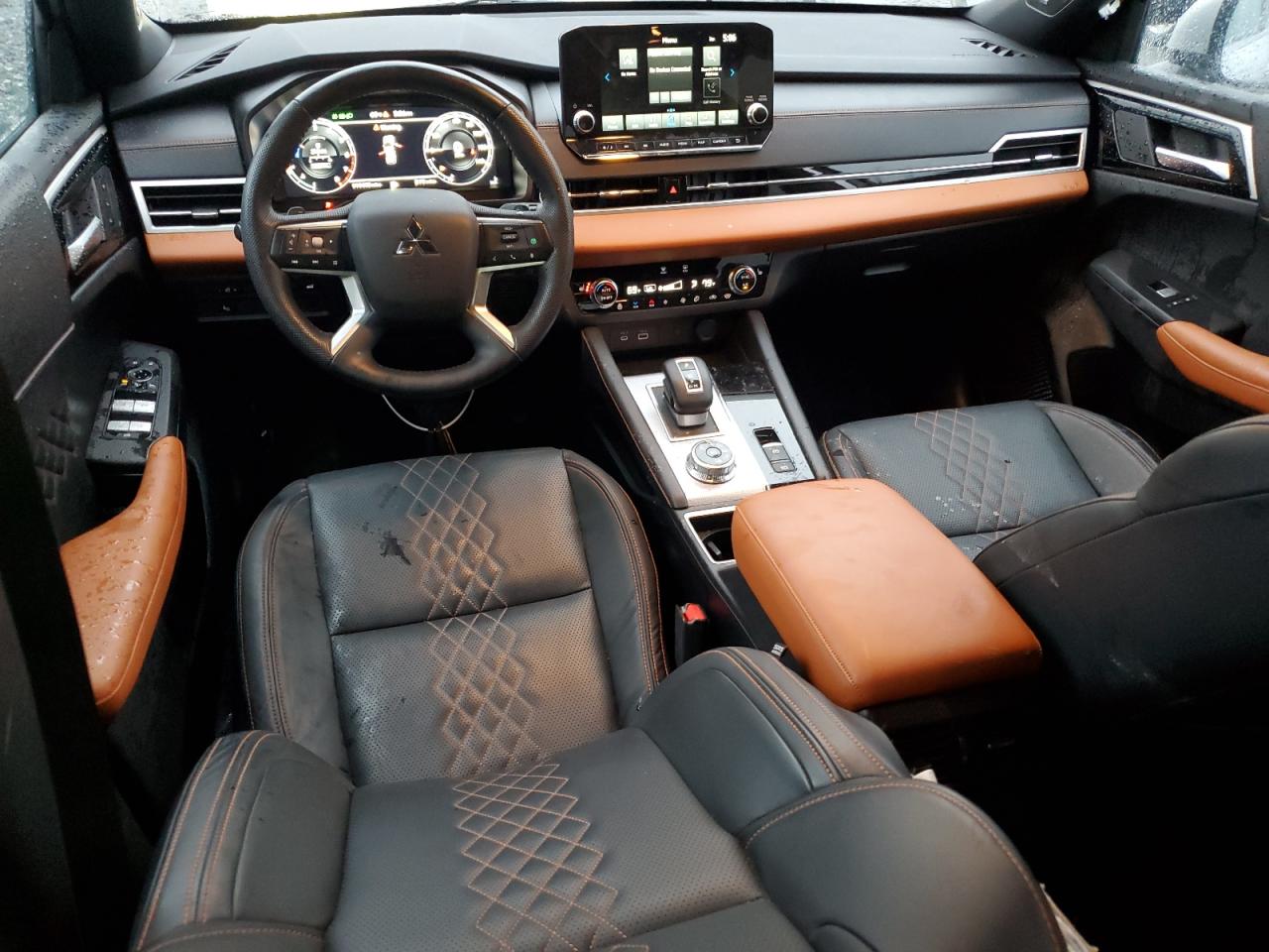 2024 Mitsubishi Outlander - Image 8