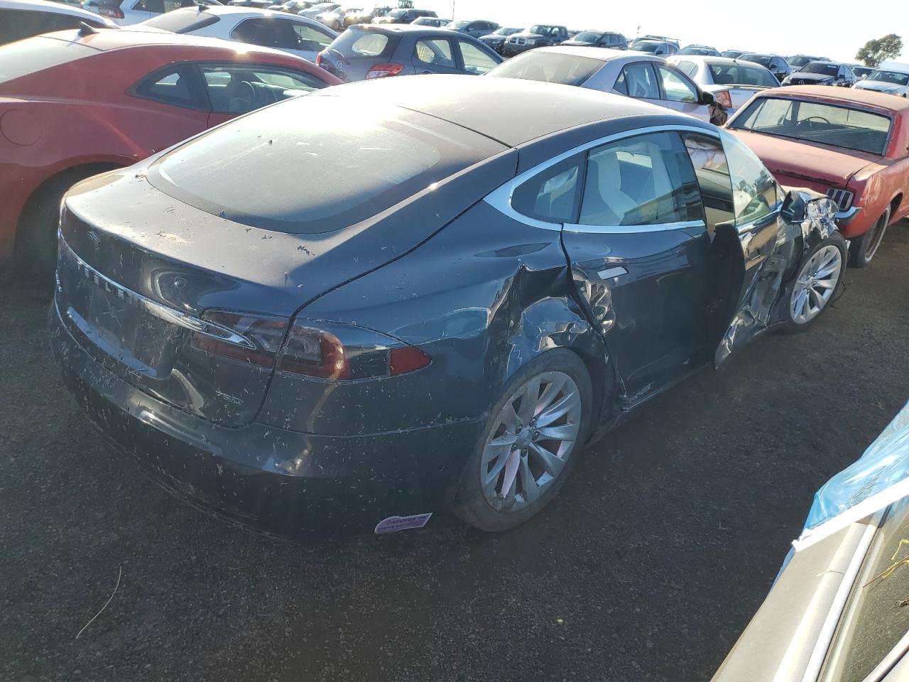 VIN 5YJSA1E24JF285651 2018 TESLA MODEL S no.3