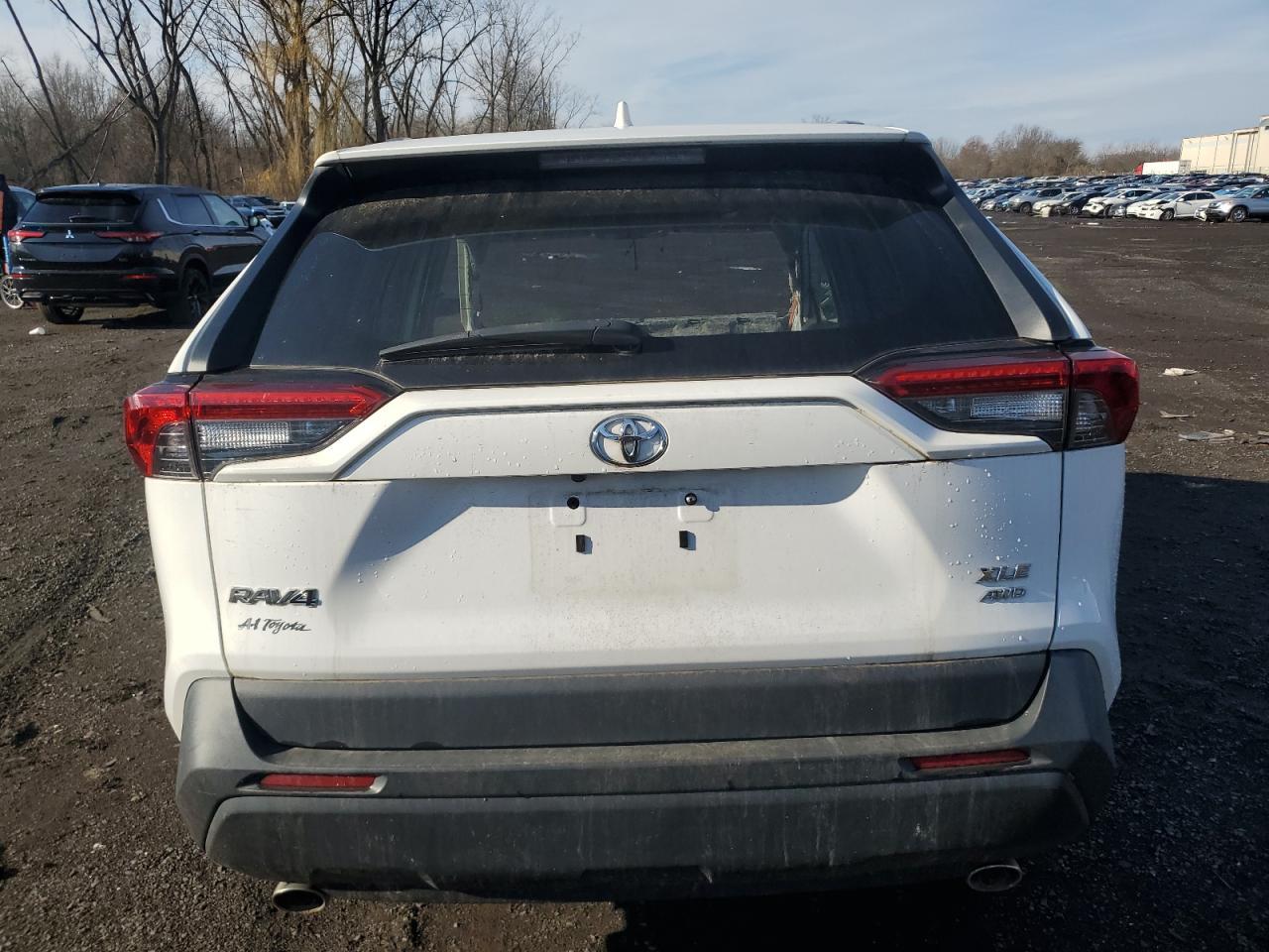 2022 Toyota RAV 4 - Image 6