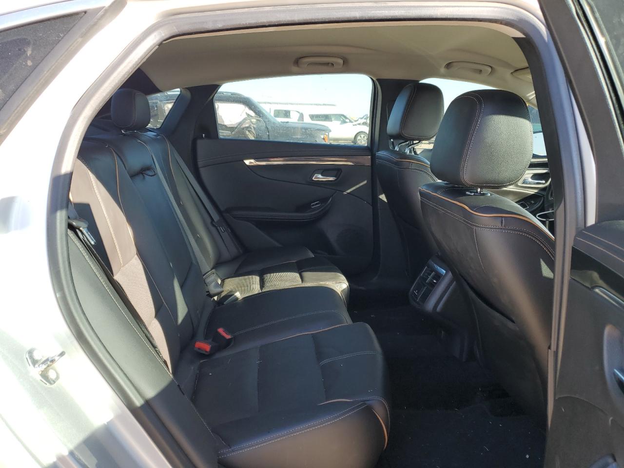2018 Chevrolet Impala - Image 10