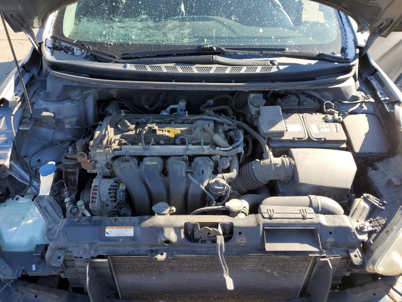 2012 Hyundai Elantra - Image 11