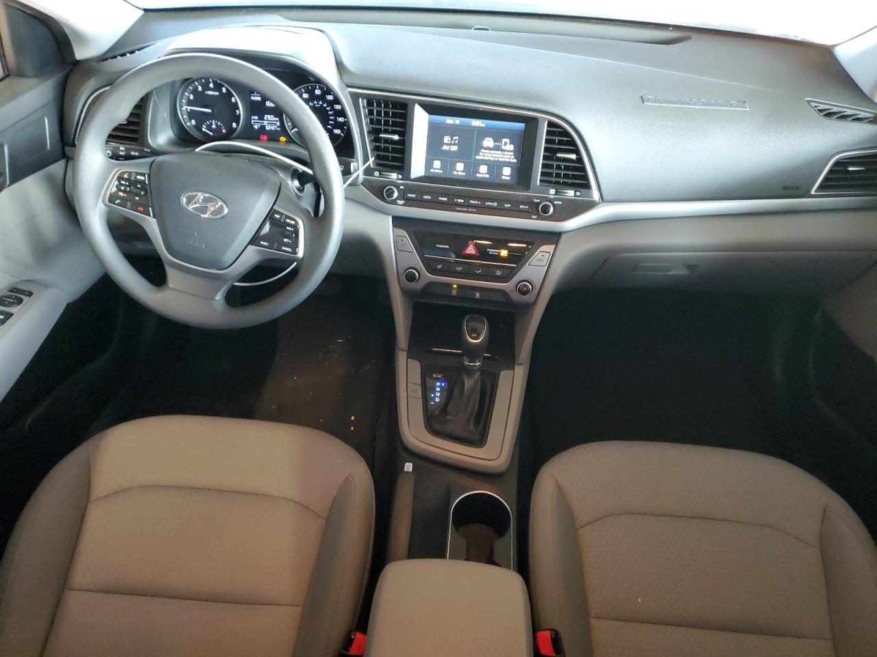 2017 Hyundai Elantra - Image 8
