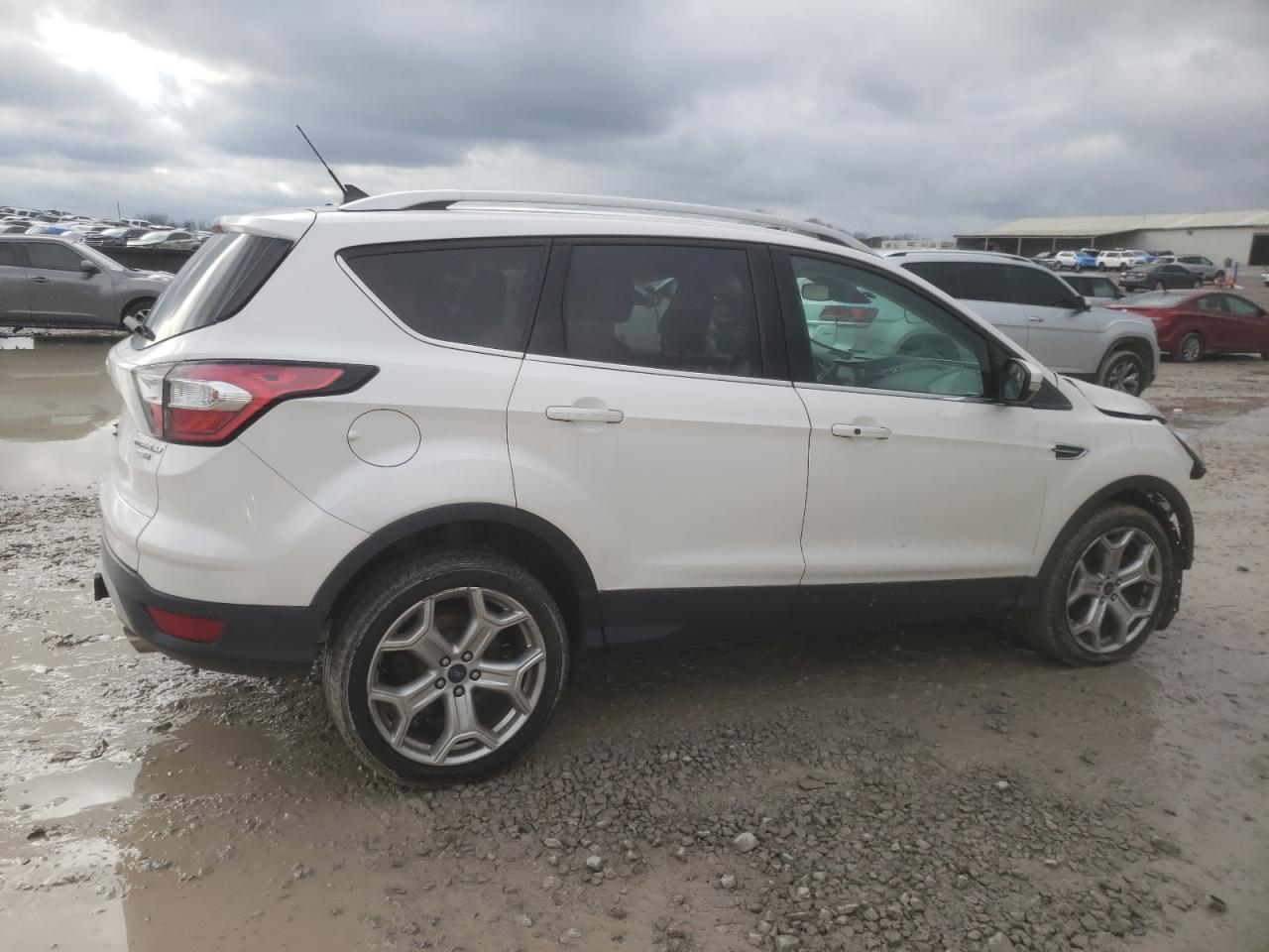 VIN 1FMCU9J90JUB59707 2018 FORD ESCAPE no.3