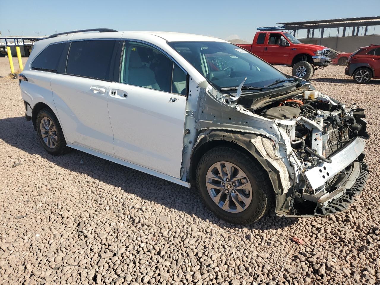 2022 Toyota Sienna - Image 4