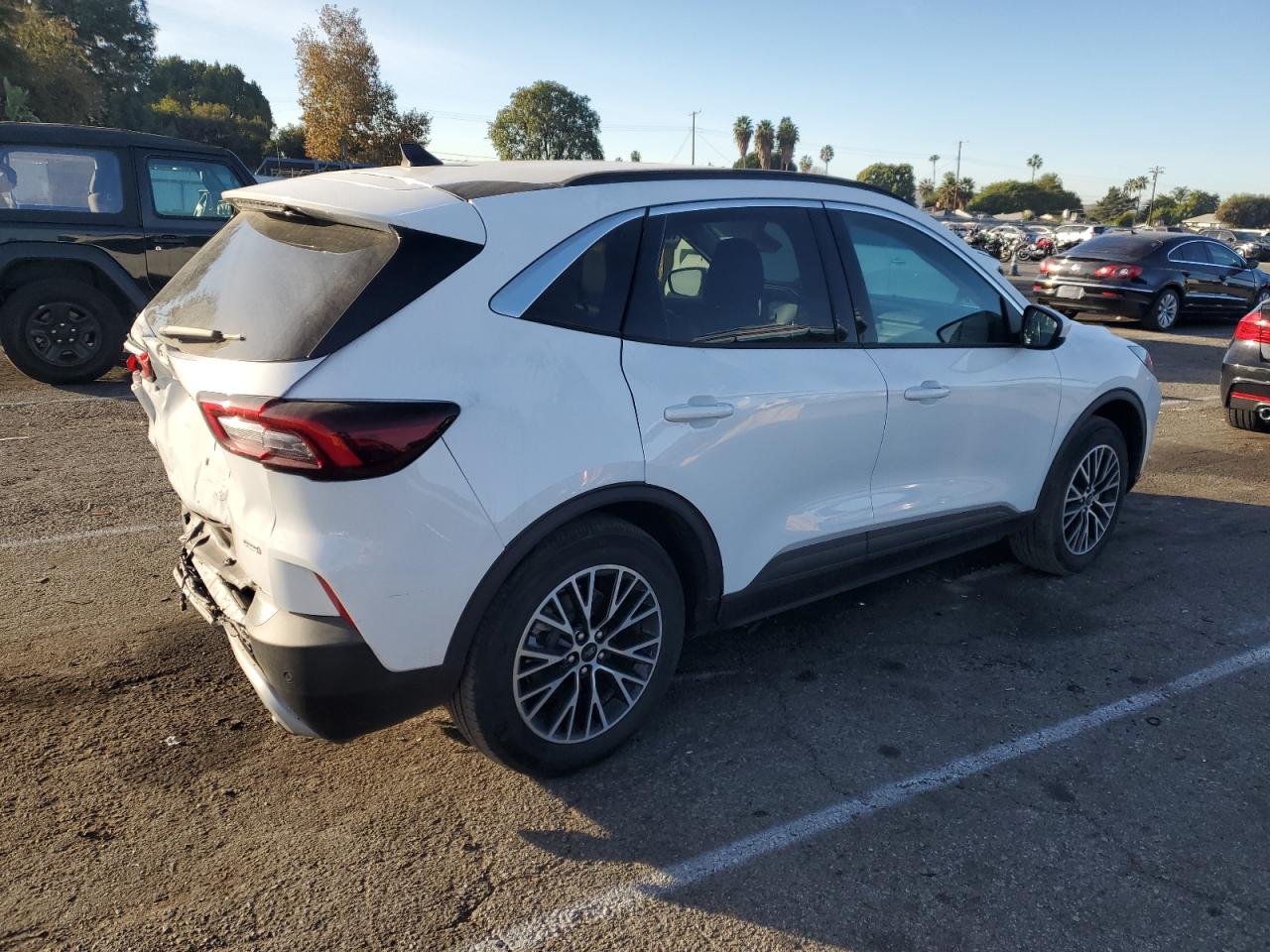 2023 Ford Escape - Image 3