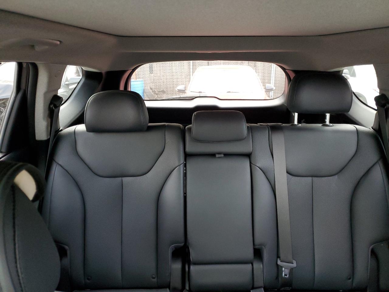 2020 Hyundai Santa Fe - Image 10