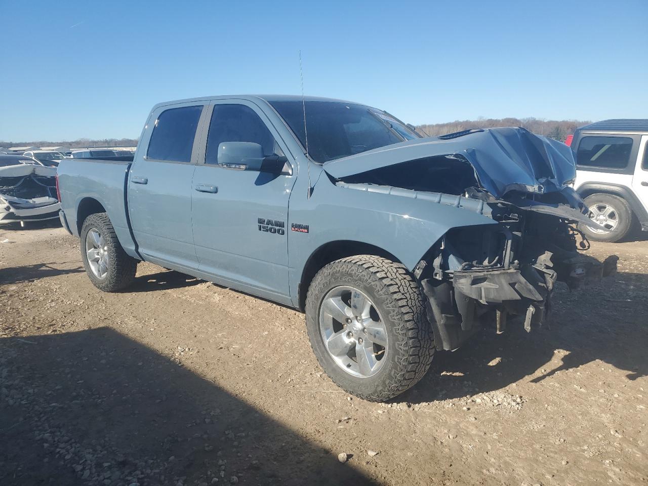 2015 RAM 1500 - Image 4