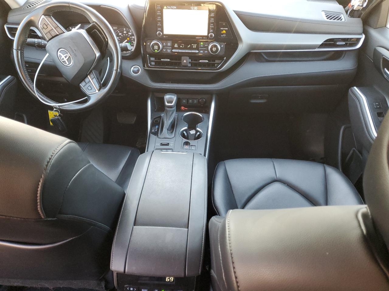2021 Toyota Highlander - Image 8