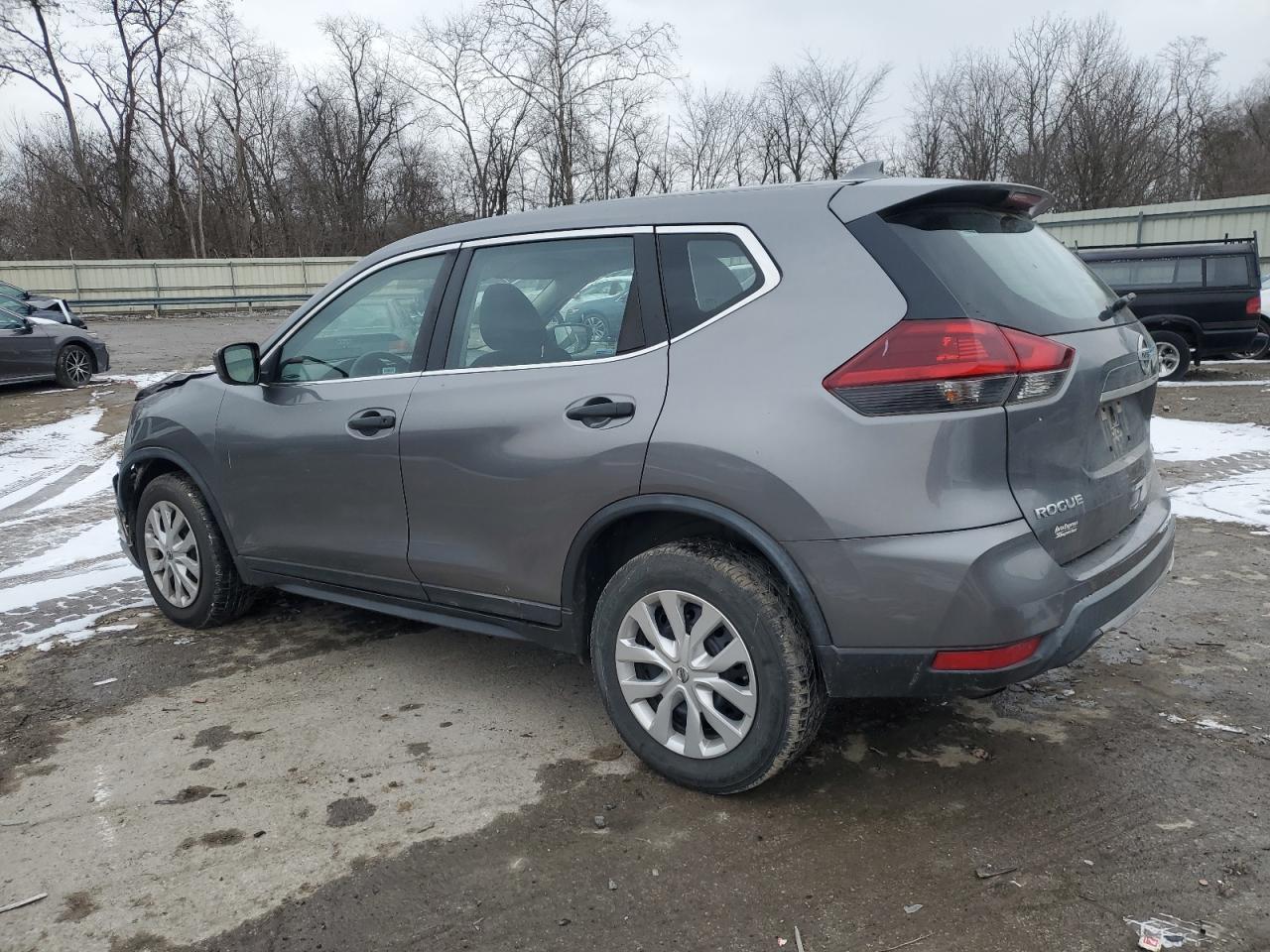2018 Nissan Rogue - Image 2