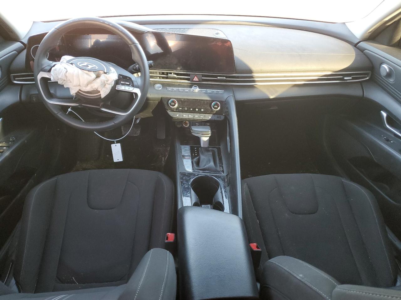 2023 Hyundai Elantra - Image 8