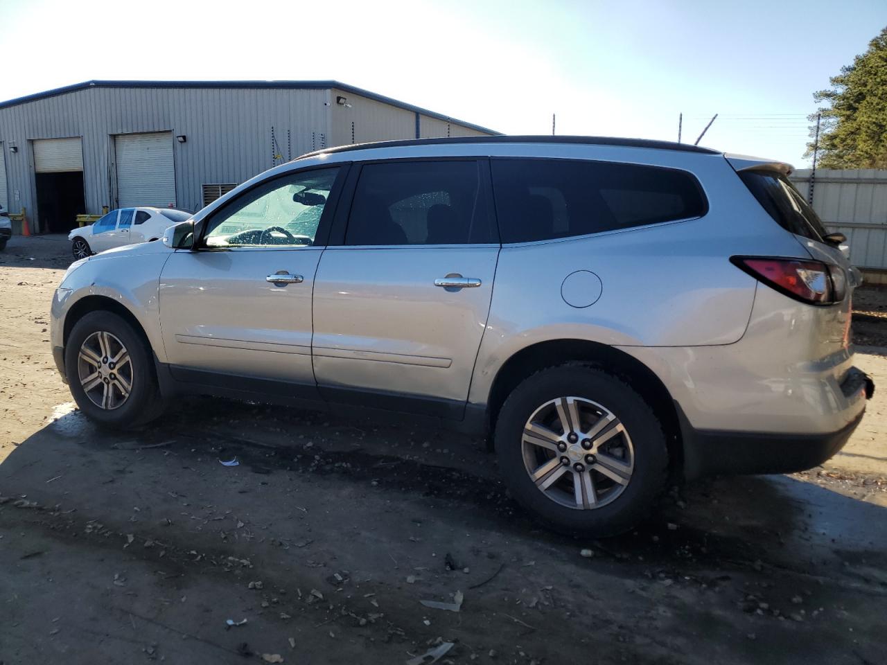 VIN 1GNKRHKD3GJ225506 2016 CHEVROLET TRAVERSE no.2