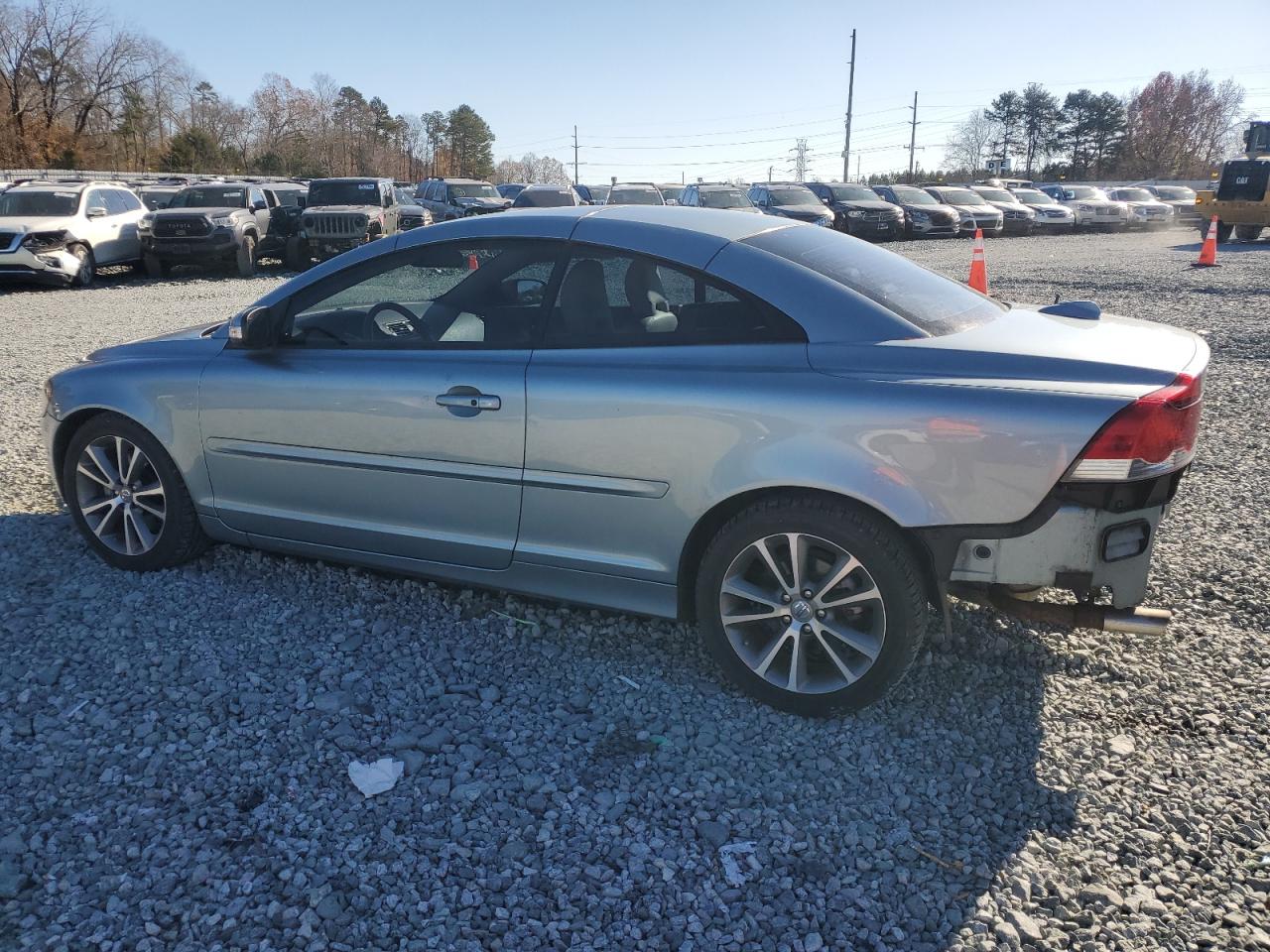 2010 Volvo C70 - Image 2