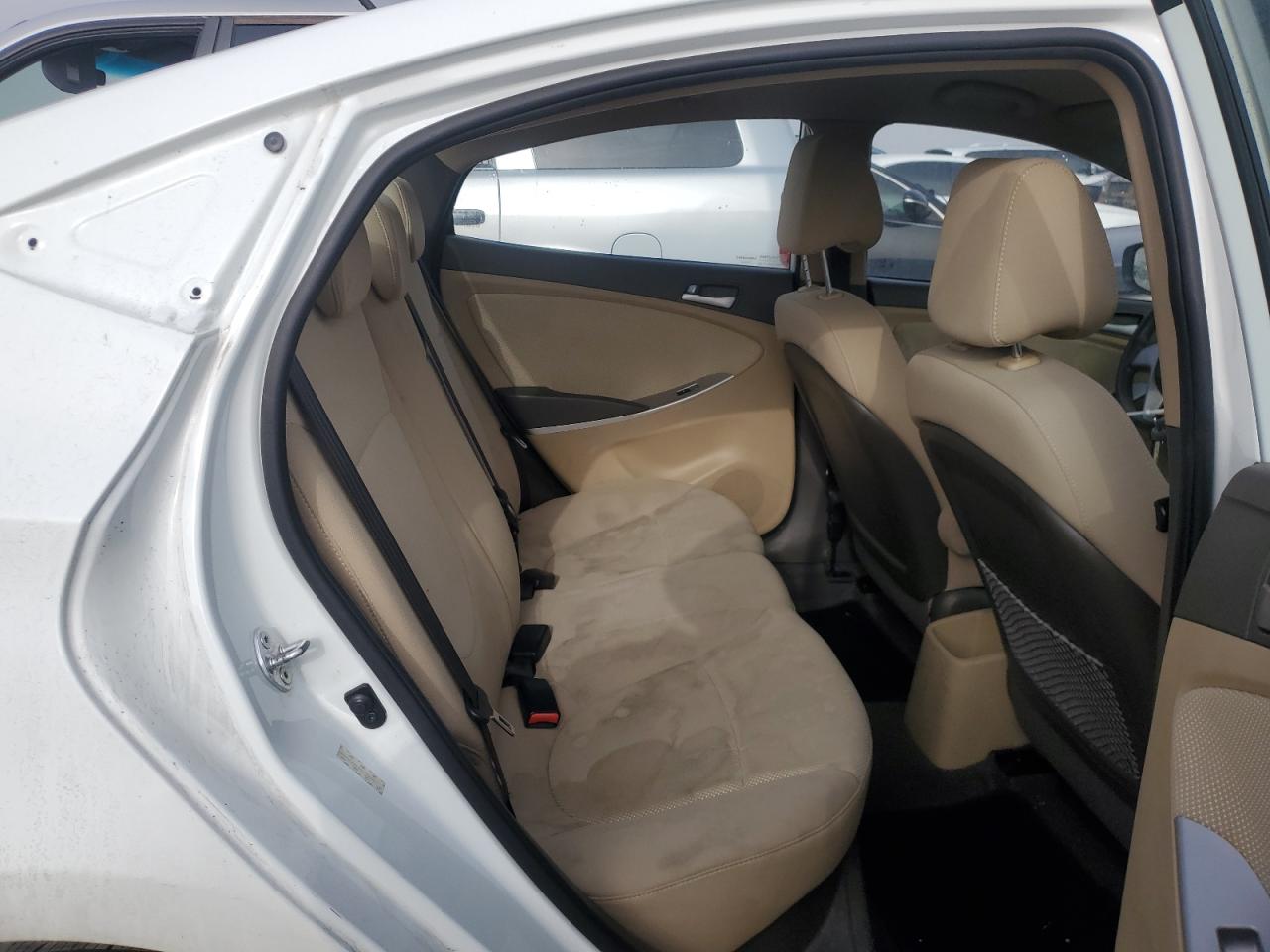 2013 Hyundai Accent - Image 10