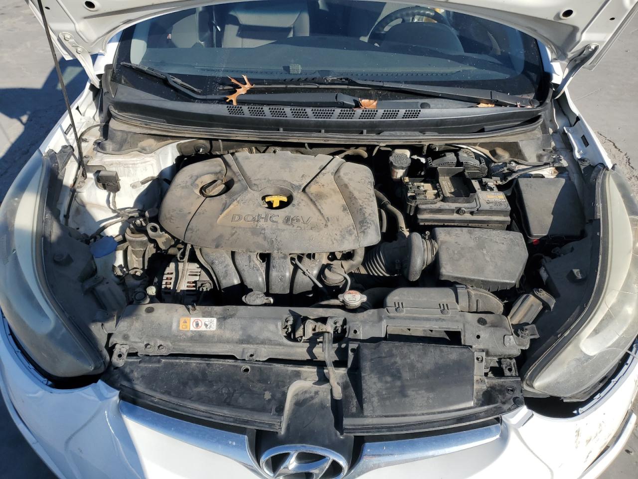 2016 Hyundai Elantra - Image 11