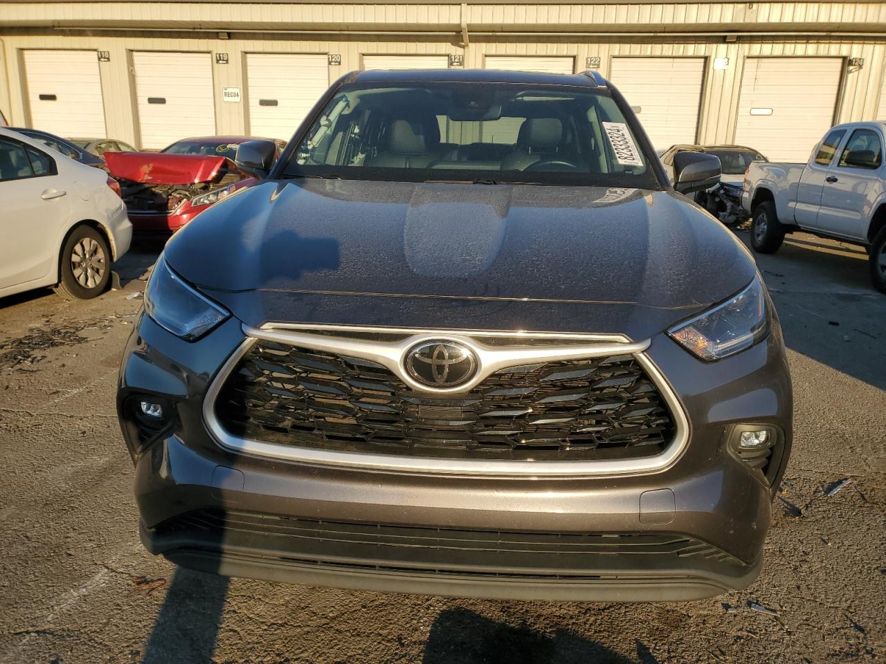 2021 Toyota Highlander - Image 5