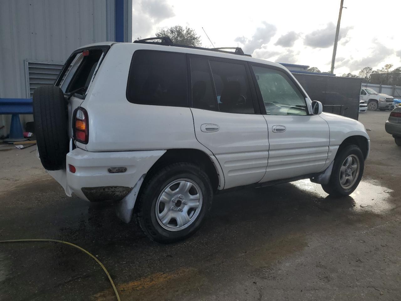 2000 Toyota RAV 4 - Image 3