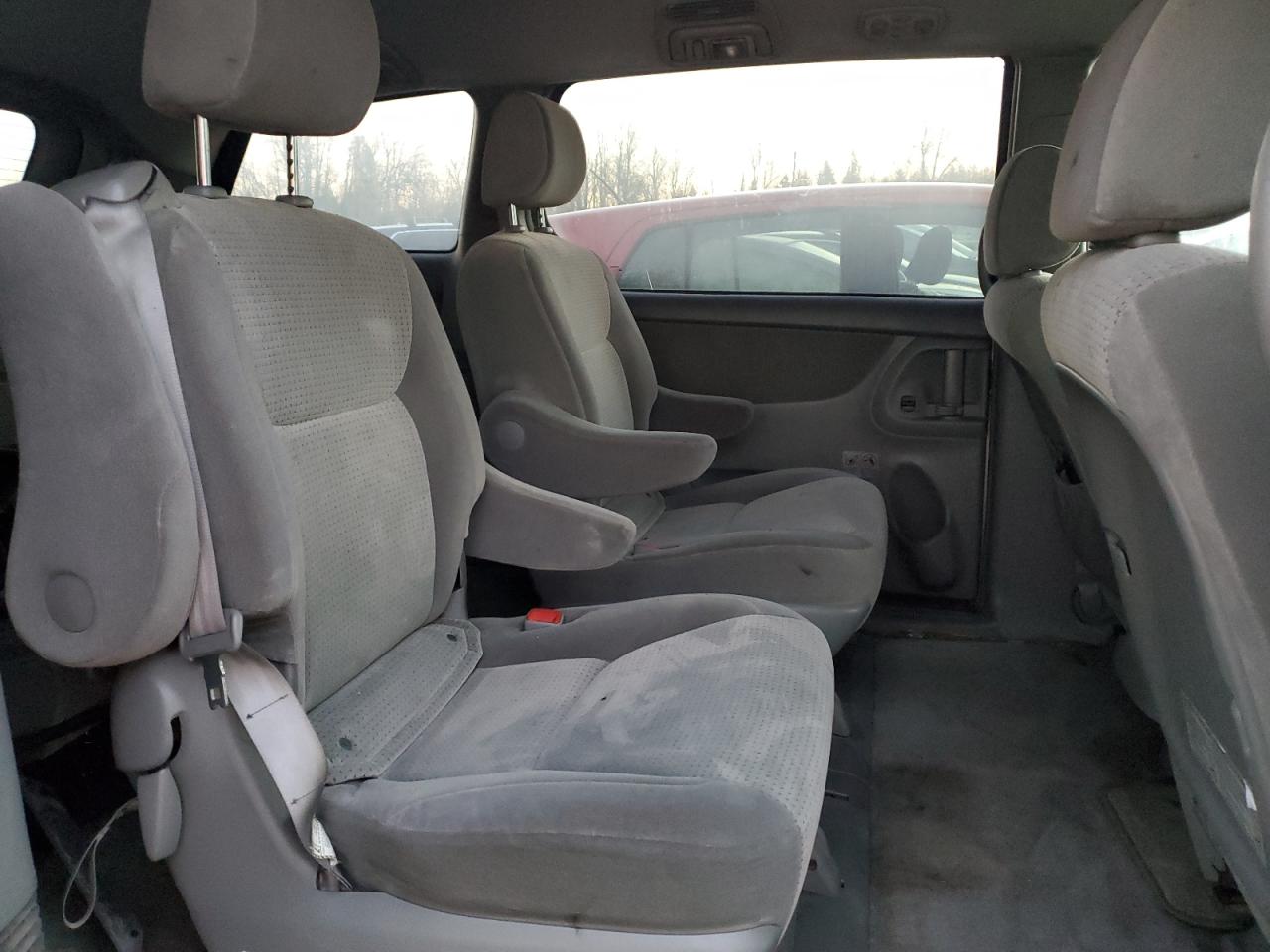 2007 Toyota Sienna - Image 12