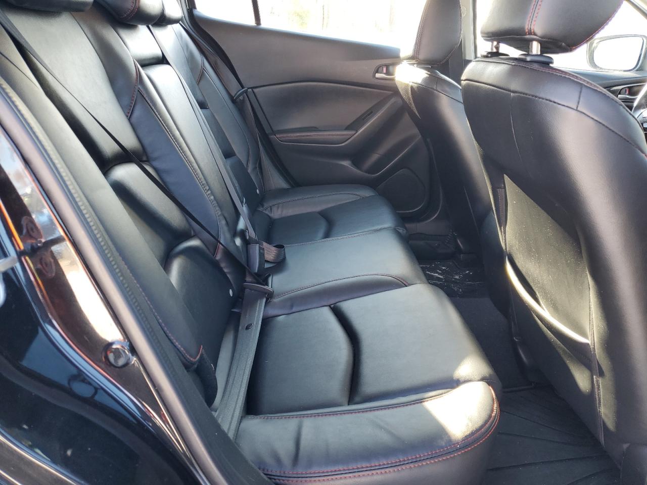 2015 Mazda 3 - Image 10