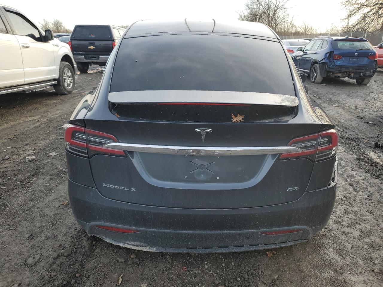 2017 Tesla Model X VIN: 5YJXCAE2XHF077431 Lot: 82017064