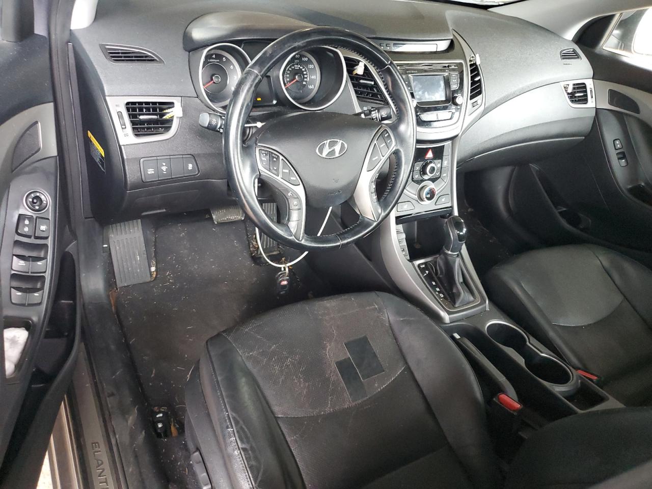2015 Hyundai Elantra - Image 8