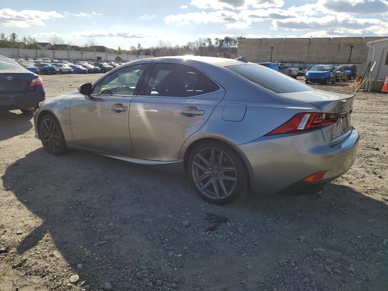2016 Lexus IS - Image 2