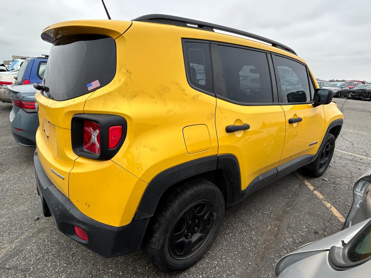 VIN ZACCJBAT8FPC38048 2015 JEEP RENEGADE no.3