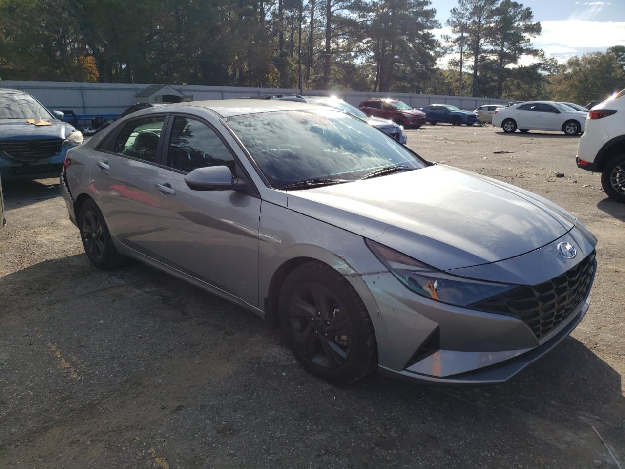 2022 Hyundai Elantra - Image 4