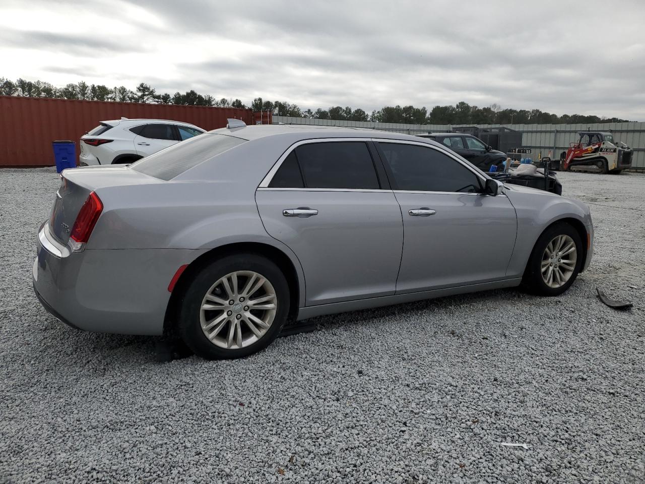 VIN 2C3CCAET0HH511734 2017 CHRYSLER 300 no.3