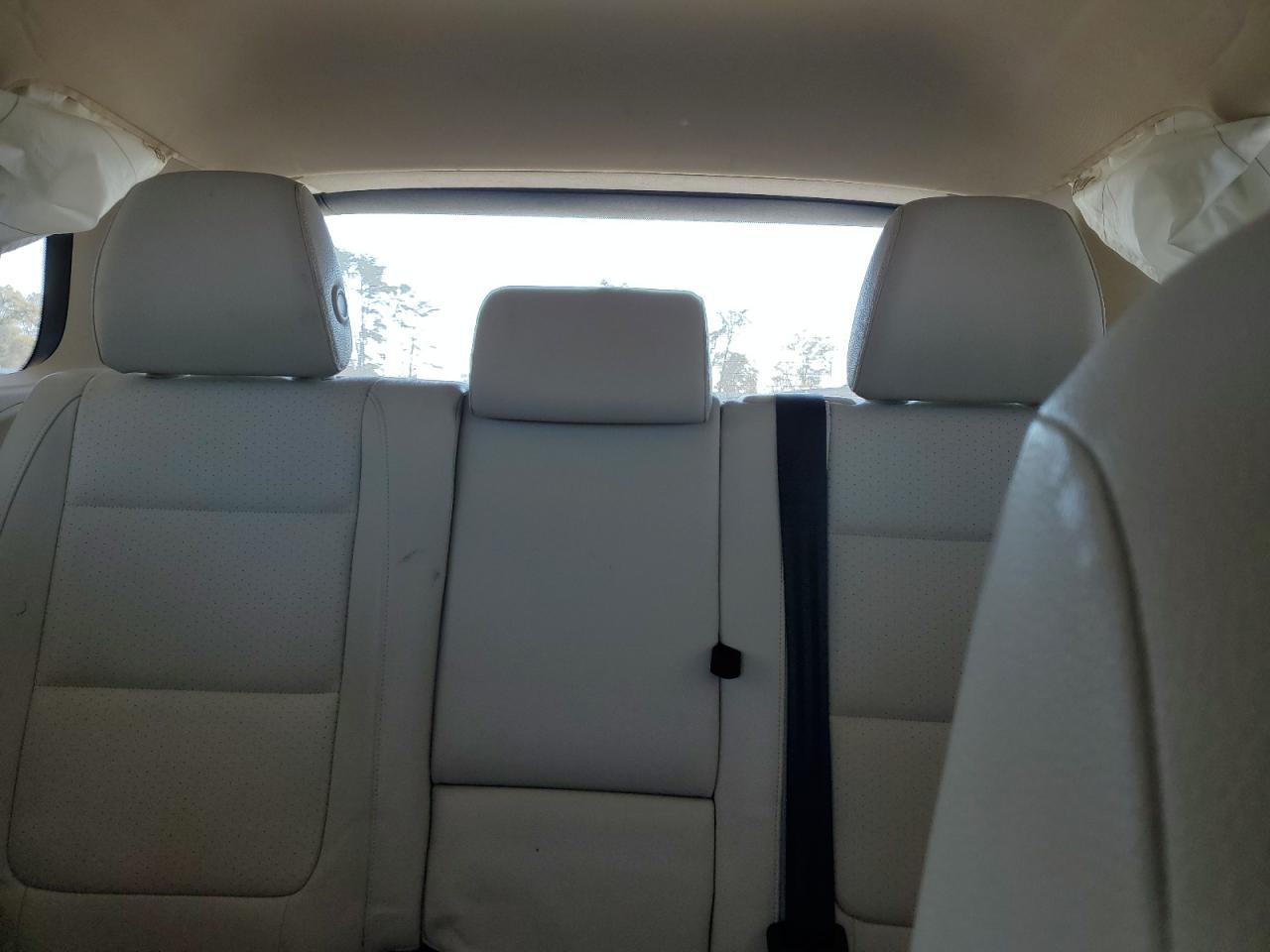 2017 Volkswagen Tiguan - Image 10