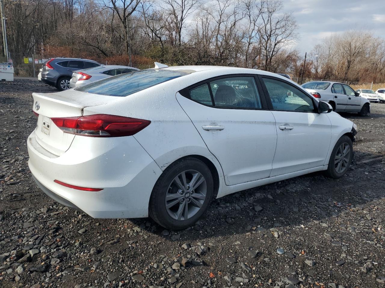 2017 Hyundai Elantra - Image 3