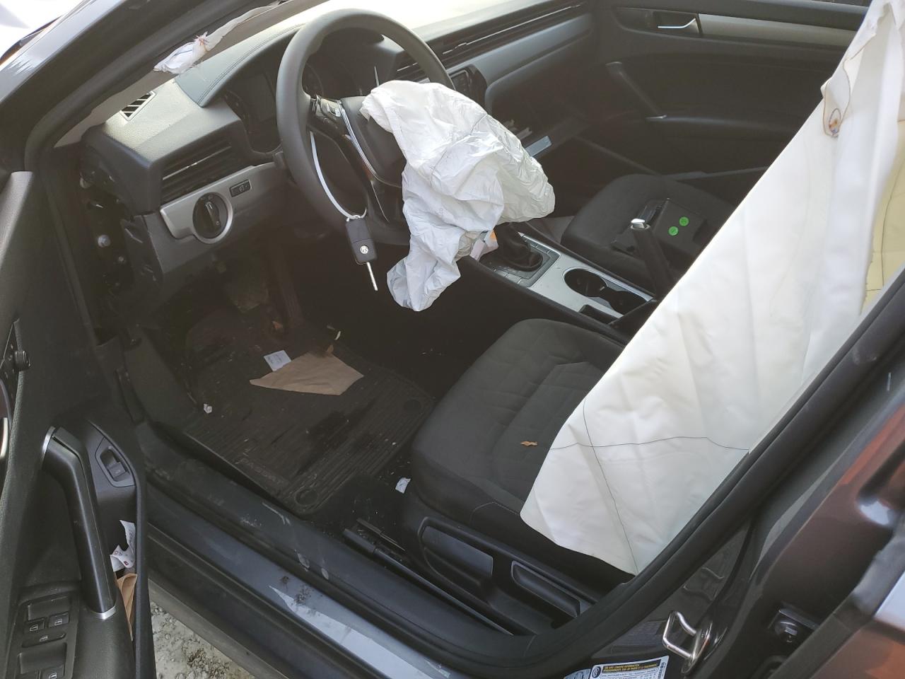 2020 Volkswagen Passat - Image 8