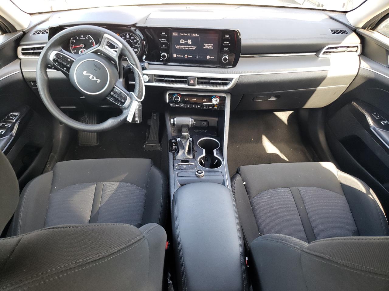 2022 Kia K5 - Image 8