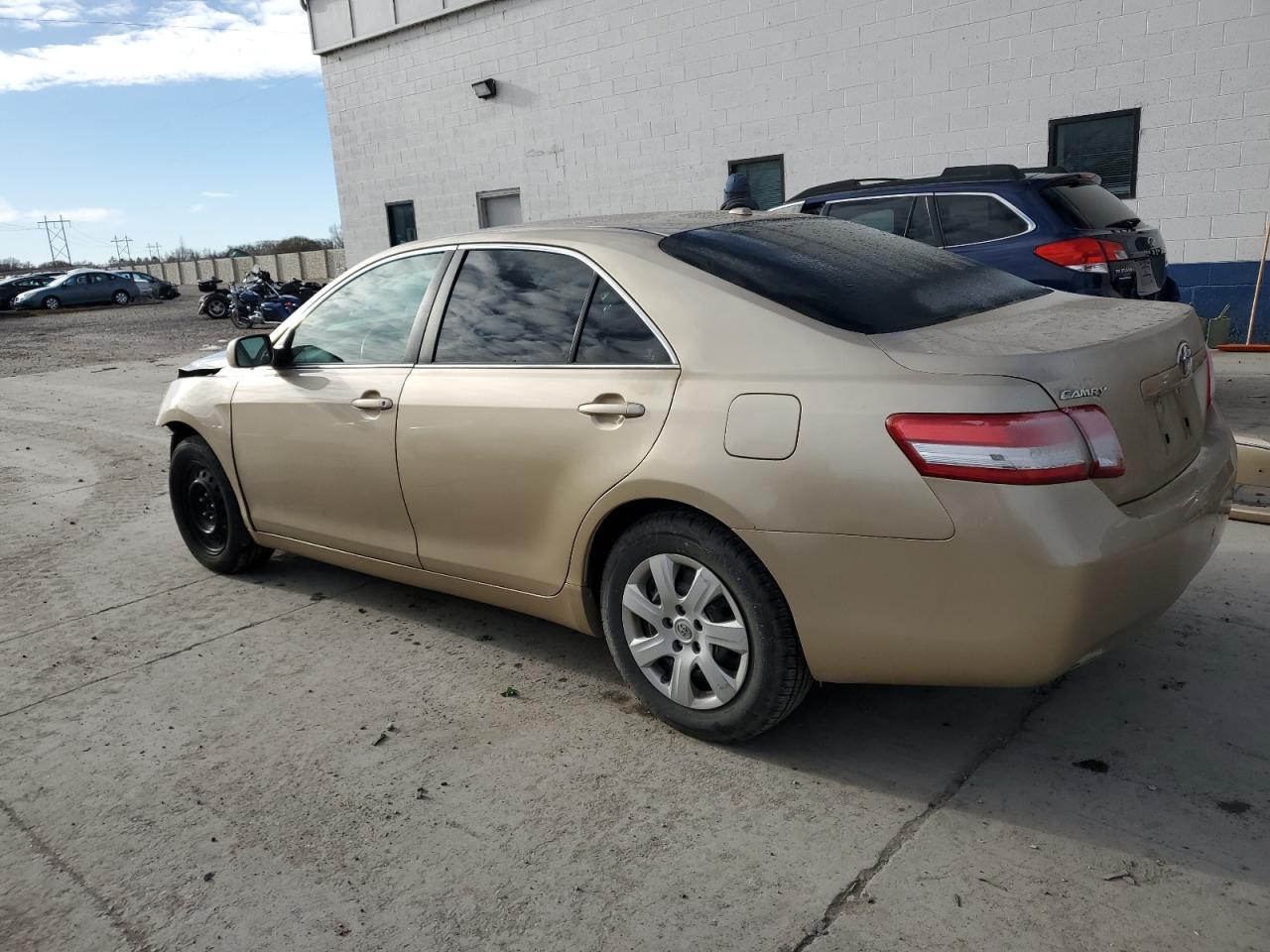 2011 Toyota Camry - Image 2