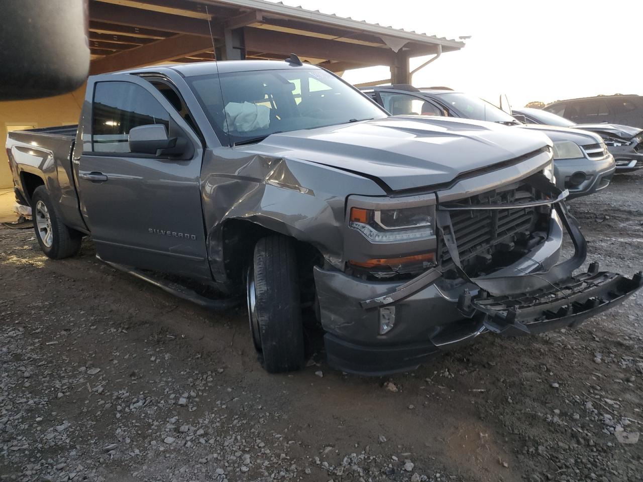 2017 Chevrolet Silverado - Image 4